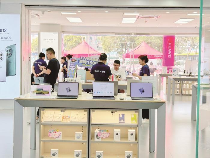 后高考經濟熱潮涌動 美發、學車、購物，電子產品消費成新寵